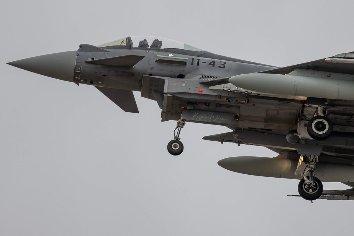 krystalphotos2's tweet photo. Taking it back this week to Red Flag 20-2. Mere days before the pandemic shut everything down I was lucky to catch the huge variety of countries and aircraft participating in Red Flag 20-2.
.
#eurofightertyphoon #spanishairforce #ala11 #111escuadron #redflag2020 #nellisafb https://t.co/QRzl1L3obe