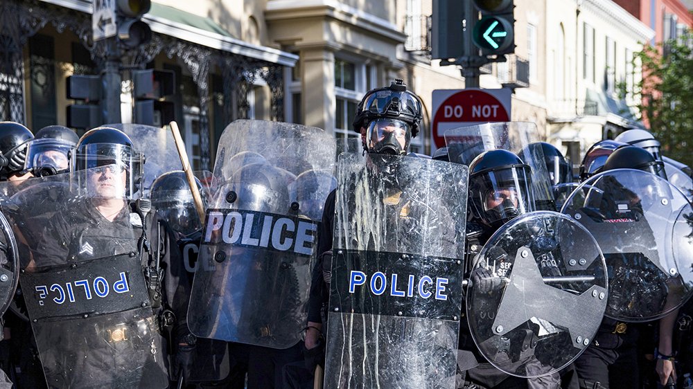 AJEnglish's tweet image. Democrats to unveil sweeping US police reform plan. Proposal expected to ban:
• chokeholds
• racial profiling
• require nationwide body cameras aje.io/uzzjl