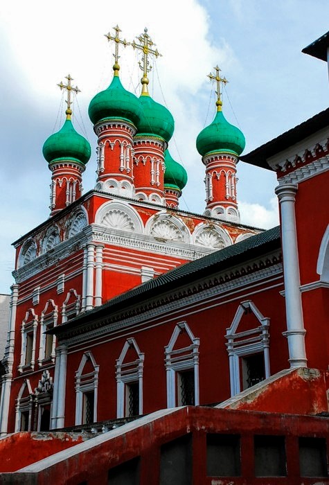 vozvr's tweet image. 100 ЗНАМЕНИТЫХ МОНАСТЫРЕЙ
38 Высокопетровский монастырь
      1377 г. Москва. 
@history_RF  #СТОМОНАСТЫРЕЙ
Обитель со сложной судьбой: опустошена поляками в 1611, в 1812 здесь расположилась французская кавалерия, а в 1929 устроили ремонтный завод. Шедевр нарышкинского барокко.