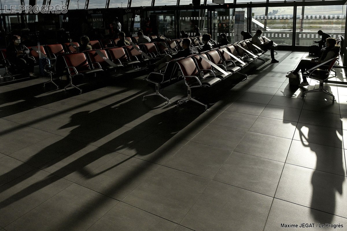 MaximeJegat's tweet photo. Reprise des vols passagers commerciaux à l'#aéroport de #Lyon #SaintExupery
#AirFrance #HOP #LYS #Satolas #reportage @Le_Progres https://t.co/d7FvRD1PVa
