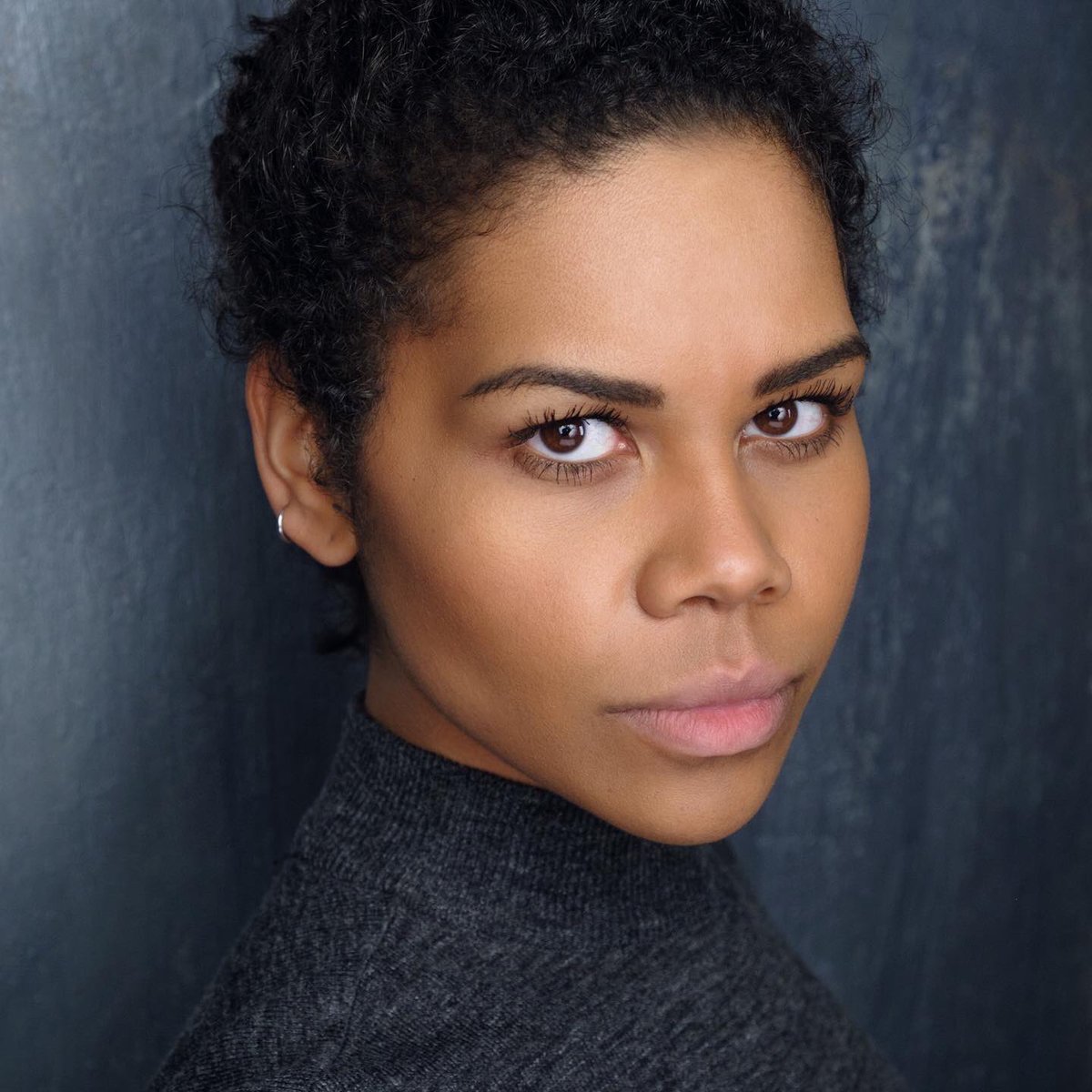 It’s time to introduce you to another Ivory Rise resident 🕰🙋🏽‍♀️
.
.
Meet Leila Adedeji... She likes yoga 🧘🏽‍♀️ Patrick Swayze films🕺🏼&amp; being a great single mum to her little girl 💓.
.
Leila is played by the wonderful @KSpence17 🎭 who trained <a href="/rosebruford/">Rose Bruford College</a>
.
#ivoryrise #dontbeadick