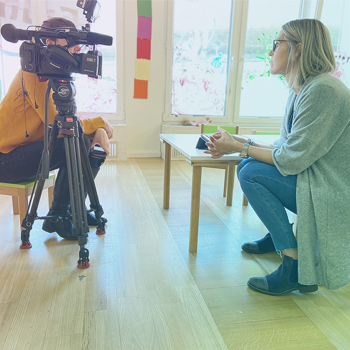 nubana_ch's tweet photo. Behind the scenes - nubana AG in der Tagesschau heute Abend um 19.30h im RTS 1 😅📺 
Wir erzählen, wie die🇨🇭Kita-App nubana die Kita-Abläufe unterstützt und die Familienorganisation vereinfacht. 
#nubanaonTV #NewKita #KitaApp #Elternkommunikation40 https://t.co/x5BgbPYm1u
