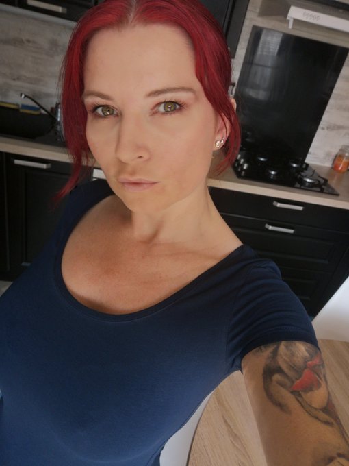 Coucou bon lundi les loulous https://t.co/HpvillNoAy