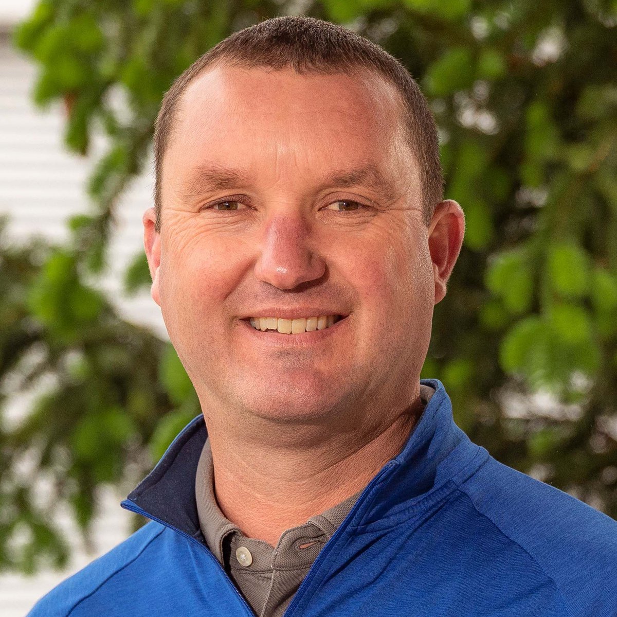 TenBargeSeed's tweet photo. 🌱 Meet our TenBarge family! Our Sales Reps make a strong team. 💪
.
🙌 Matt Pillow is our Director of Operations, and Lawn &amp; Landscape Sales based in Indiana &amp; Kentucky. We are proud to have Matt as apart of the TenBarge fam for the last 19 years!🙏
.
#wearetenbarge #meetourfam https://t.co/PHVUc3STkO