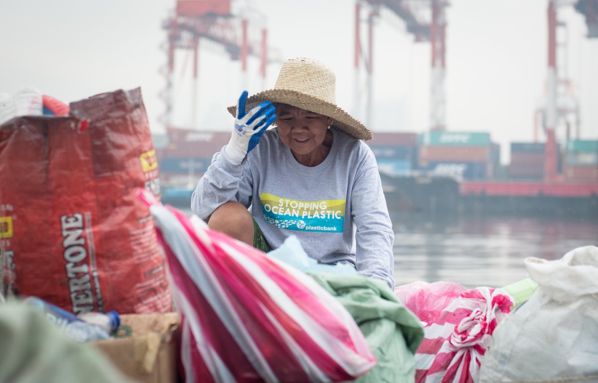 PlasticBank's tweet image. With over 11,000,000 kg of #oceanboundplastic collected and over 19,000 members worldwide we continue to gain momentum... 

This #WorldOceansDay we invite you to join us in taking action to empower a regenerative society.

Become an #OceanHero by visiting bit.ly/oceans-day-act…