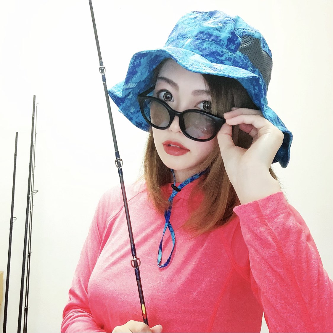 白賀 かすみ かすみん おnewの偏光サングラス Halm Japan のサングラスだよー 釣りにサングラスは必須だよね これからの季節は日頃から サングラスかけること多くなるから また1個増えて嬉しい 釣り 釣りガール かすみん 偏光サングラス