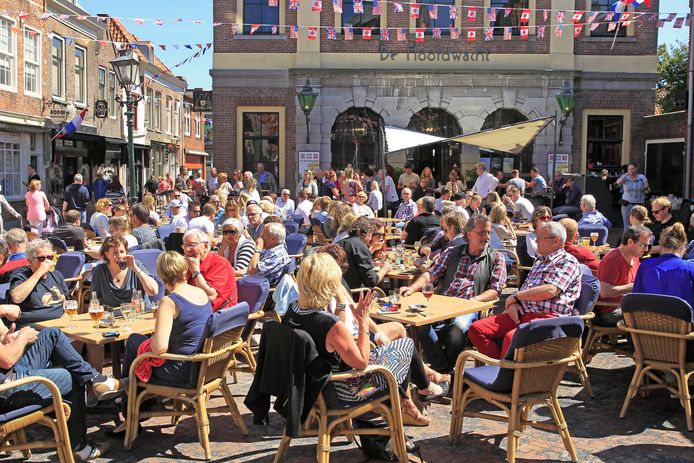 Mensen nu: "Betogen tijdens corona is echt onverantwoord"

Diezelfde mensen straks: