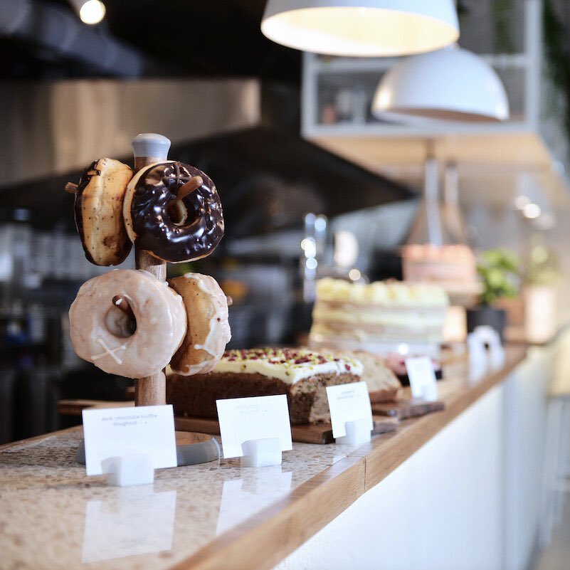 Nue Ground, at their Elephant and Castle location, looking lovely! Inspired by the organic and healthy food they serve up daily, we wanted to create a fresh and earthy environment.