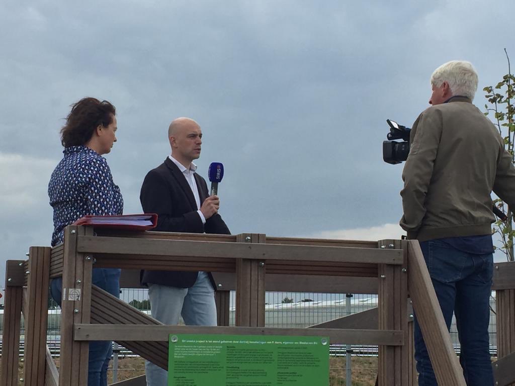 Voor de camera van Siris om tekst en uitleg te geven over de Regionale Energiestrategie (RES) Zuidoost Brabant. Hoe krijgt dit in Asten vorm? Behandeling van de concept RES in commissievergadering ruimte op dinsdag 16 juni. (Met dank ook aan de projectleider Maaike van Jole)
