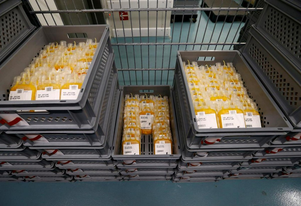 Reuters's tweet image. Europe wants to make its own drugs, but it needs American blood plasma reut.rs/37bYWBi