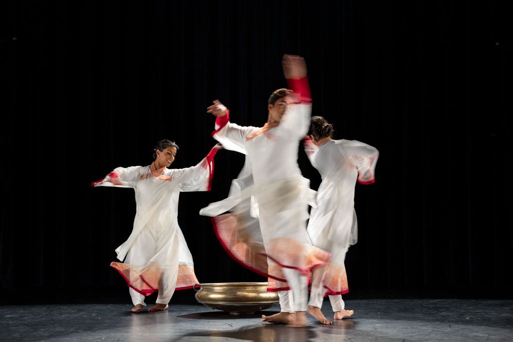 "Because dancing brings Hope to Life" #HappyMonday #sampradaya #sampradayadance #sampradayadancecreations #Dance #indiandance