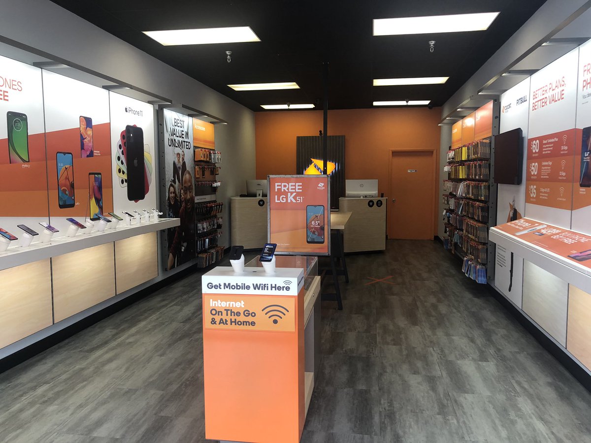 BoostMobileMel's tweet image. Boost Mobile of Palm Bay is back open and under new management! Come in to switch today and get a new iPhone 8 Plus 128gb for $300. Includes phone, month of unlimited service, case, screen protector and activation. Call us at 321-327-5365 or go to the store at 190 Malabar Road 🧡