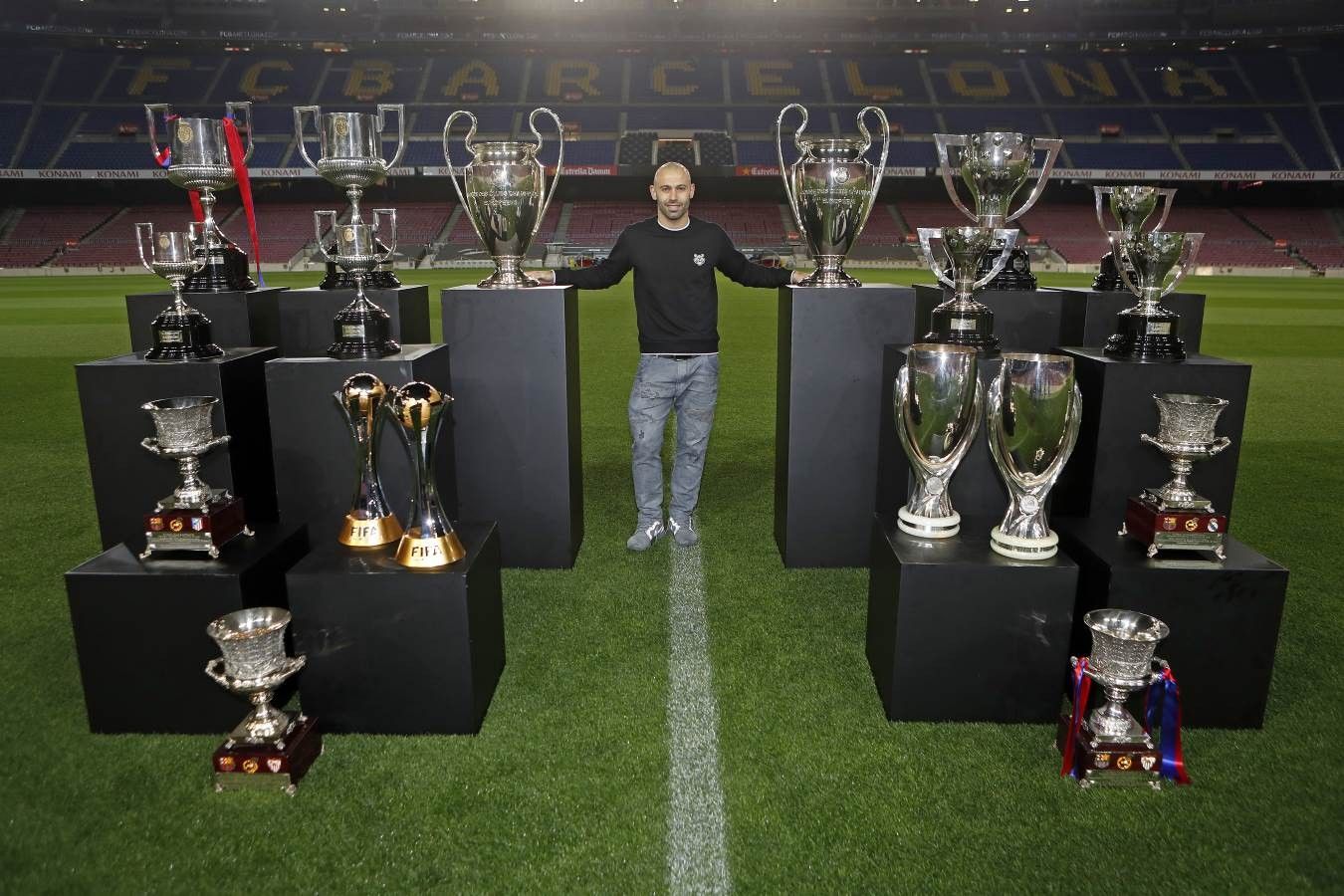 Happy 36th birthday, Javier Mascherano. My Favorite guy in Barca then. 