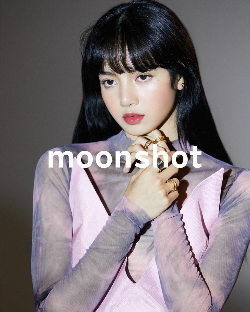 Angelsblackpink's tweet photo. もー可愛すぎるむり👼🏽🌹

#blackpink #lalisa #moonshot https://t.co/DkG9RheEqq