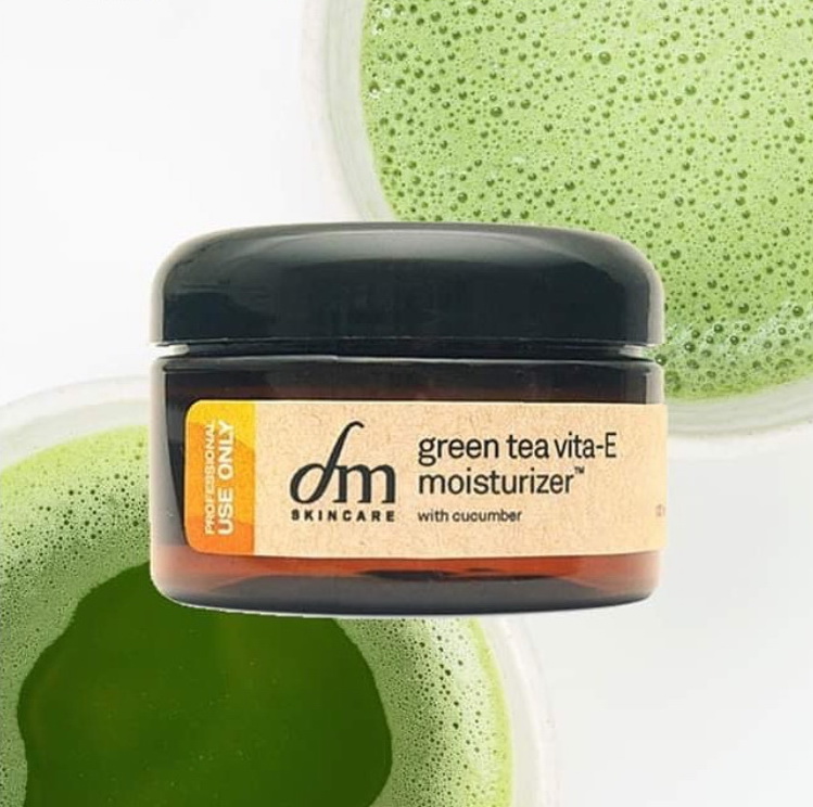 dmSkincare_ green tea vita-E hydrates/soothes/calms skin. Light enough to wear day/night as a moisturizer/repair for stressed skin. Soothing cuc/calendula extracts &amp; vit E to calm irritations. Green tea extract-pwrful antioxidant providing protection against environmental stress.