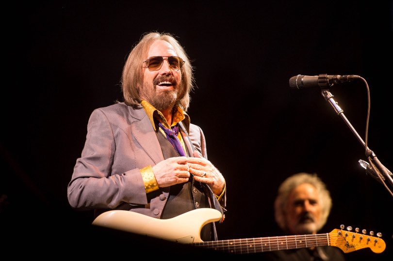 PettyLosAngeles's tweet photo. π·: @sarahimages/@passtarnews
Tom Petty and the Heartbreakers performed at Arroyo Seco Weekend at the Rose Bowl in Pasadena, California on June 24, 2017
#tompetty #tompettyandtheheartbreakers #somewhereyoufeelfree #ronblair #arroyoseco #arroyosecoweekend #pasadena #rosebowl https://t.co/vESUsaS4cC