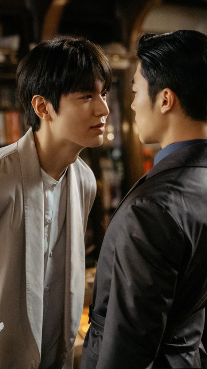 aleatorylocks's tweet photo. the king: eternal monarch lockscreen / wallpaper (pt3)  #thekingeternalmonarch #theking #leeminho #kimgoeun #leegon #jungtaeul #woodohwan #joeunsup #joyoung #jangeunchae #kooseoryeong #hdwallpaper rt if you will use https://t.co/Um8YpSfx2V