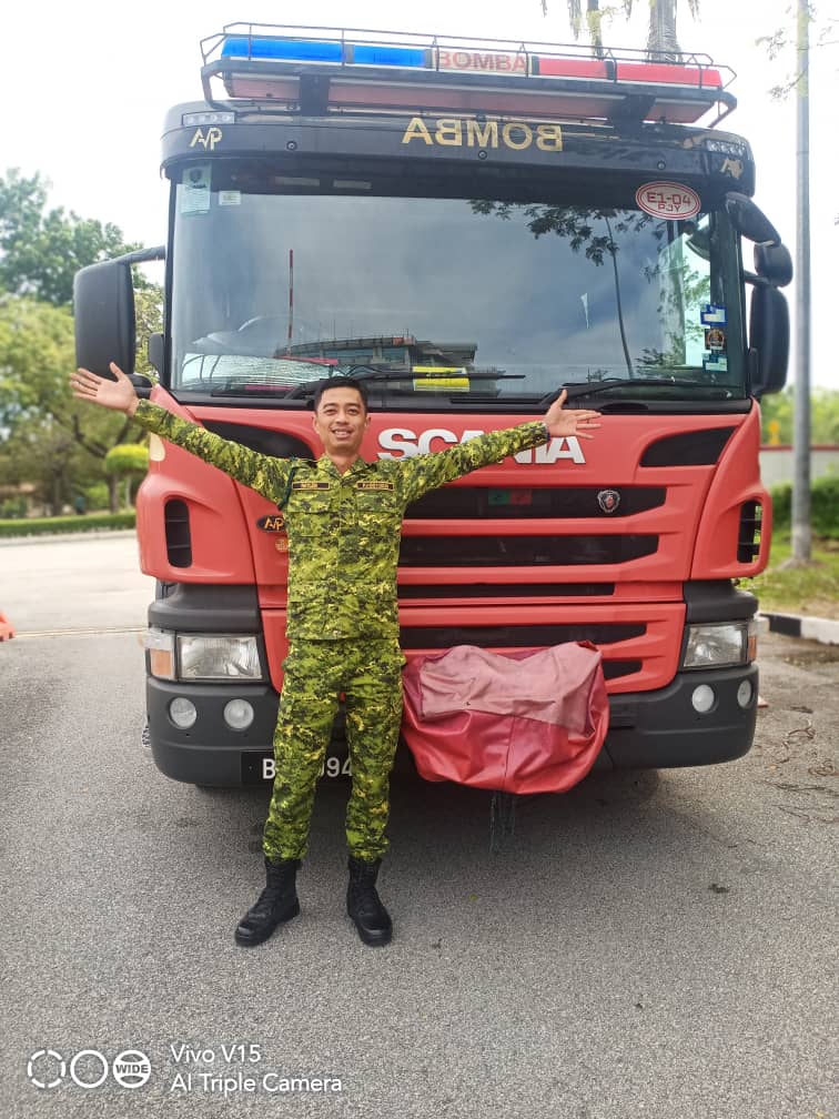 Raycrew5's tweet photo. Bila esok pkpp bermula,terasa happy rasa nk terbang ke sana ke sini ke sana ke sini 😂😂😂 https://t.co/axDJDDkZVz