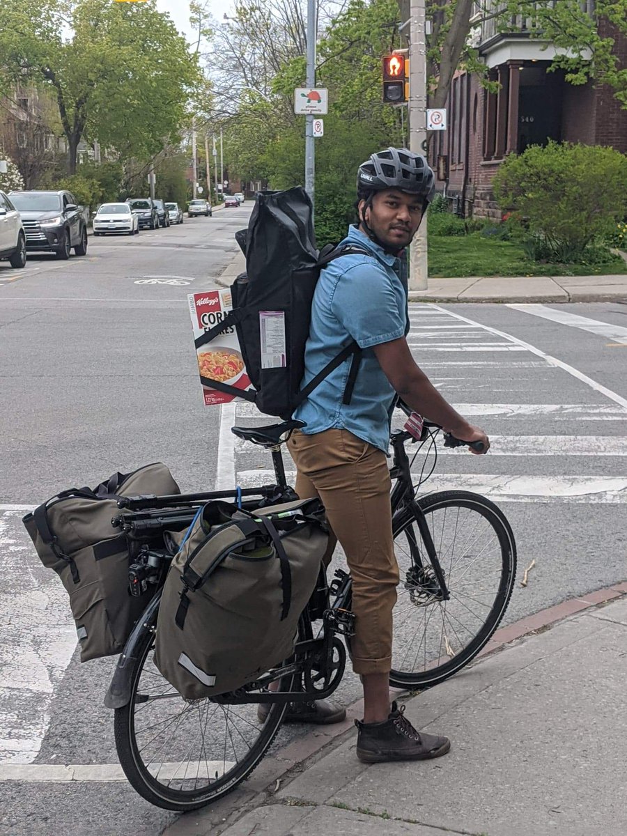 KevinRupasinghe's tweet image. Part of why I #BikeLocalShopLocal is because I&apos;m lazy. Would you want to carry $200 of groceries by hand? Or let the bike do the work 🤗 I buy more because I can bike safely to my favourite stores.