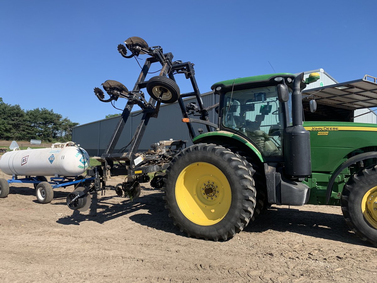 LeflerMyles's tweet photo. 40 ft dalton bar with 8 Yetter magnums. $15000 takes it. Very few acres threw it maybe 2000. 1309 337 1518 Call me lets make a deal. RTs Appreciated https://t.co/hLZOrCtXIS