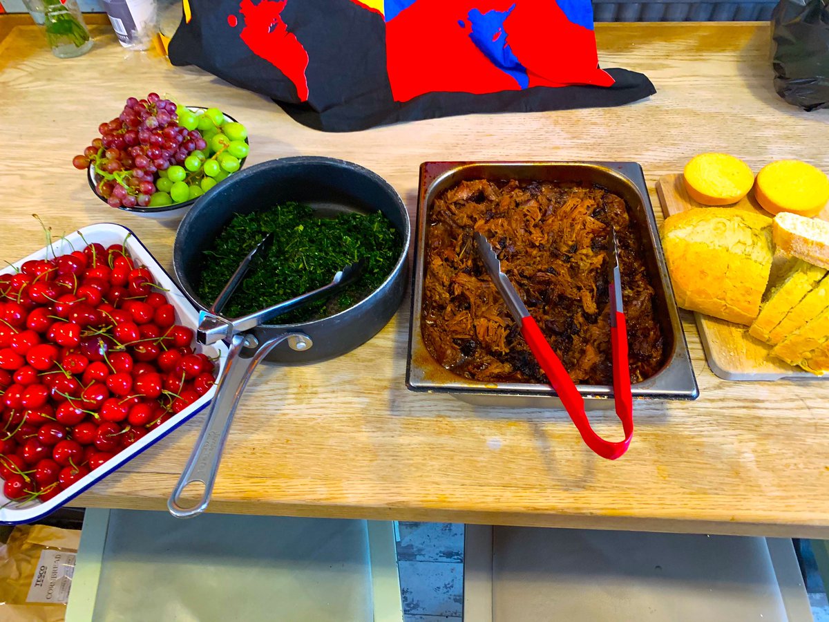 JunePlum876's tweet image. Happy Monday folks! Whats for lunch we’re having pulled lamb and kale sandwiches! Hope you’re having a fab day! 
#yummy #pulledlamb #dayoff #whatyoudoing #howyoudoin