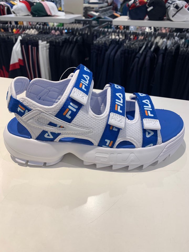 GGGGuru2's tweet photo. Fila รัดส้นรับ summer มี 3 สี ขาว ดำ น้ำเงิน
ราคา: 2,590 บ
.
#พรีออเดอร์ #พรีออเดอร์เกาหลี #filakorea #หิ้วเกาหลี #สินค้าเกาหลี #รีวิวเกาหลี https://t.co/TGR5b2W13h