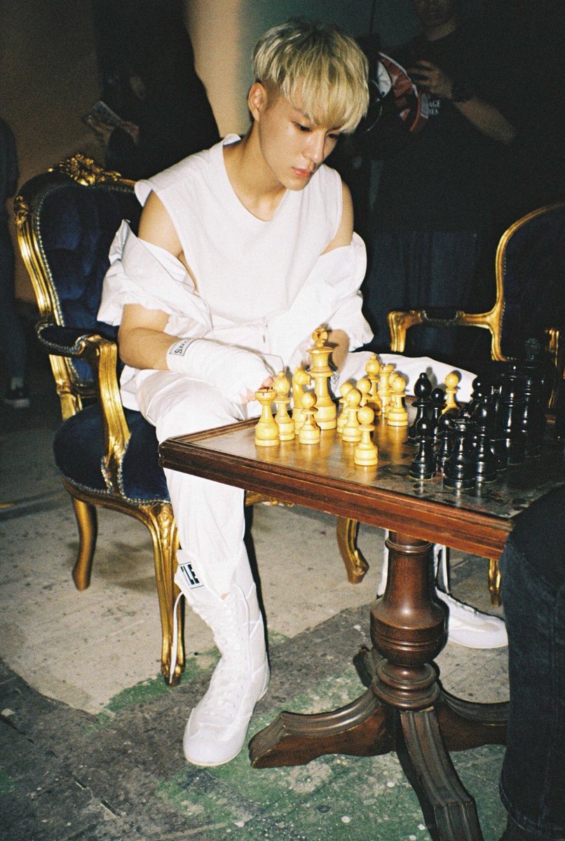 onyourjane's tweet photo. ขอร้องเลย เจโน่ลีกับกล้องฟิล์มไม่ไหวค่ะ 😭 https://t.co/jO12ocb2zT