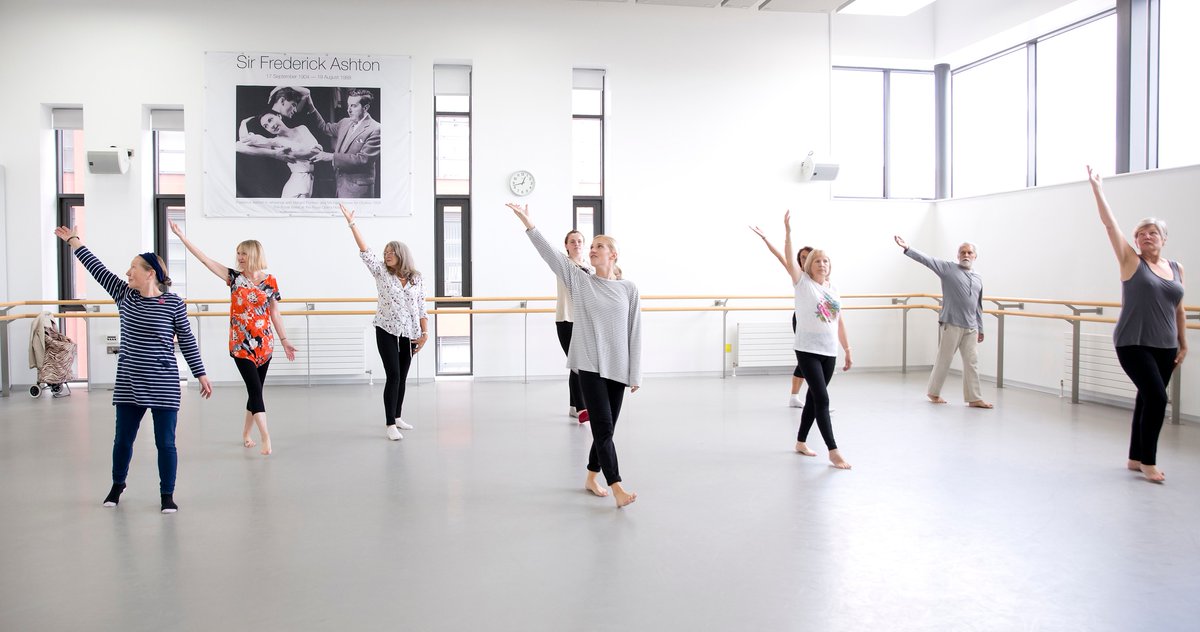 dance_east's tweet image. Our Live classes start today! Don’t forget you must book your place before the class starts – find out more and sign up here:  bit.ly/2X3pVvF

#HomeIsWhereTheDanceIs #MoveBeMoved #keepmovingsuffolk #StayInWorkOut #CultureInQuarantine
📸 Rachel Cherry