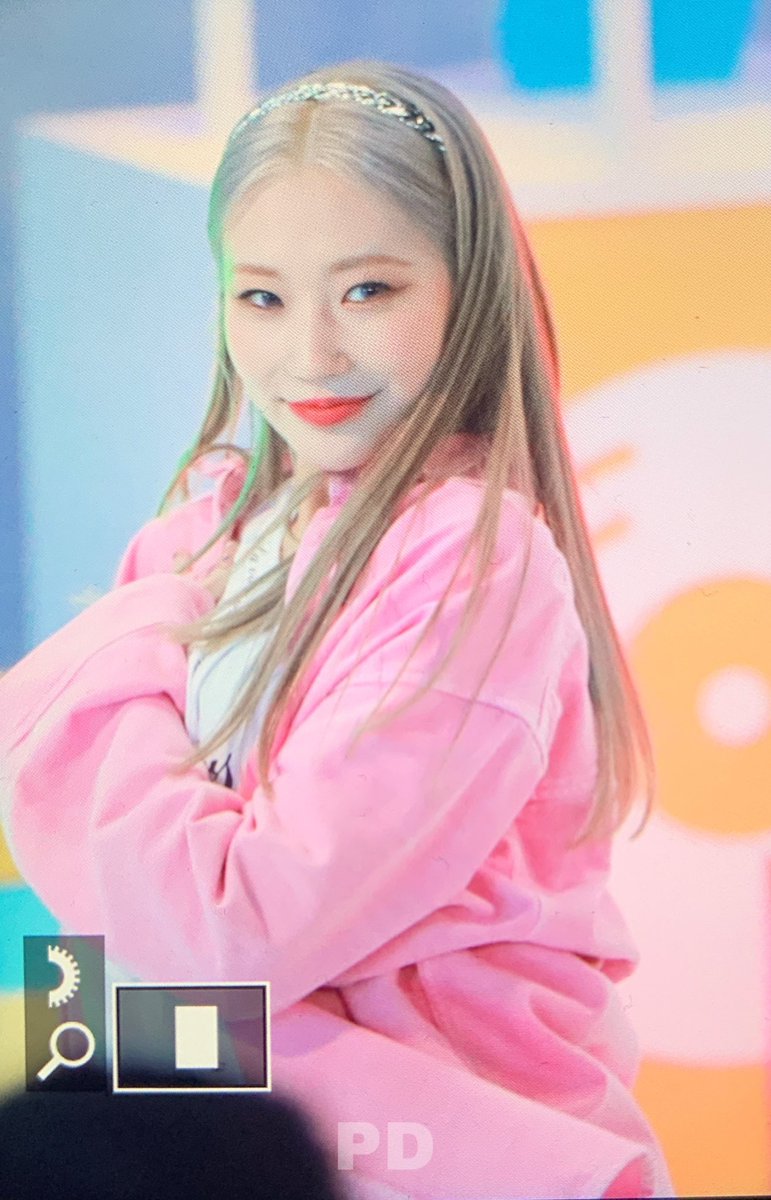 jinnyupdate's tweet photo. ☼ #진희 ♡ #시크릿넘버 ☼ 
©⇢ pinkday_jinny | 200601

#SECRETNUMBER #JINNY https://t.co/wA2iQb6S3B