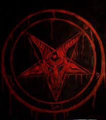 D’après la vidéo () ,les sous-sols de La Défense sont utilisés pour effectuer des rites sataniques afin d’accorder des privilèges aux puissants du pays.