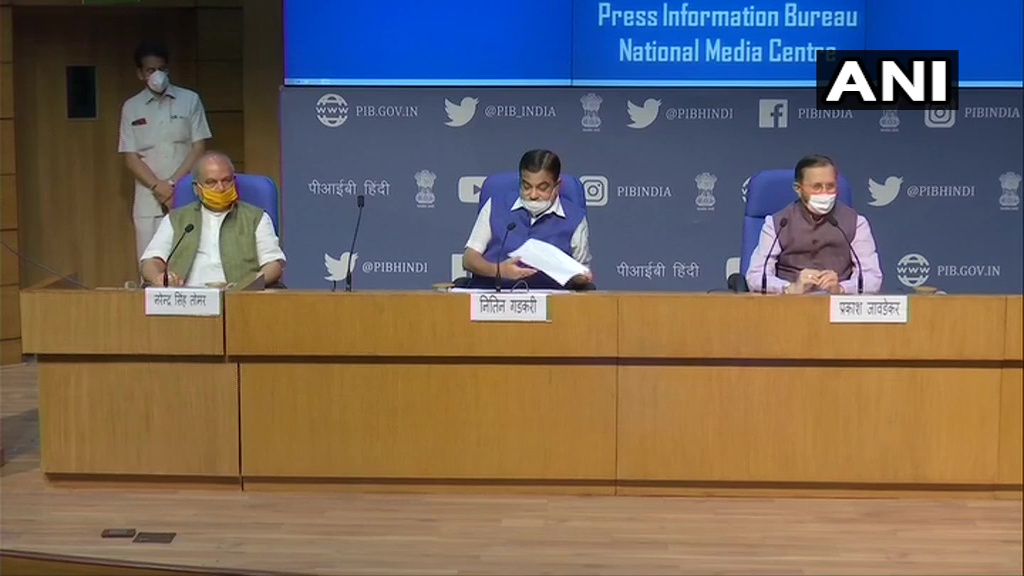 Union Ministers  @PrakashJavdekar,  @nitin_gadkari and  @nstomar address the media in Delhi on Union Cabinet's decisions This is the Cabinet's first meeting since the government entered its second year of office. Live Updates:  http://toi.in/Nzyoxa 