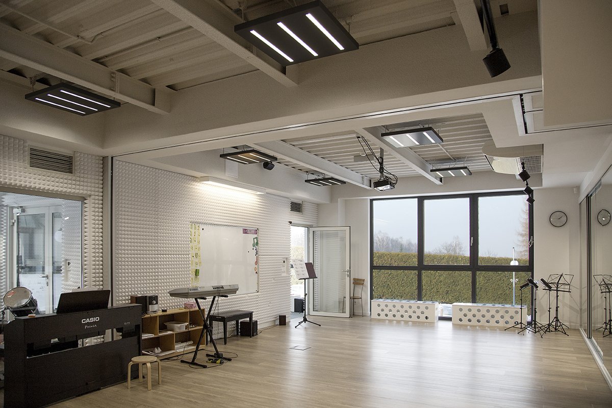 es_system_led's tweet image. The thing about good schools for our children is that it’s important for the place to be equipped with #healthylighting – just like at The International School of Krakow, where exceptional learning comfort is ensured by our MODERNA #luminaires 😃
#InternationalChildrensDay