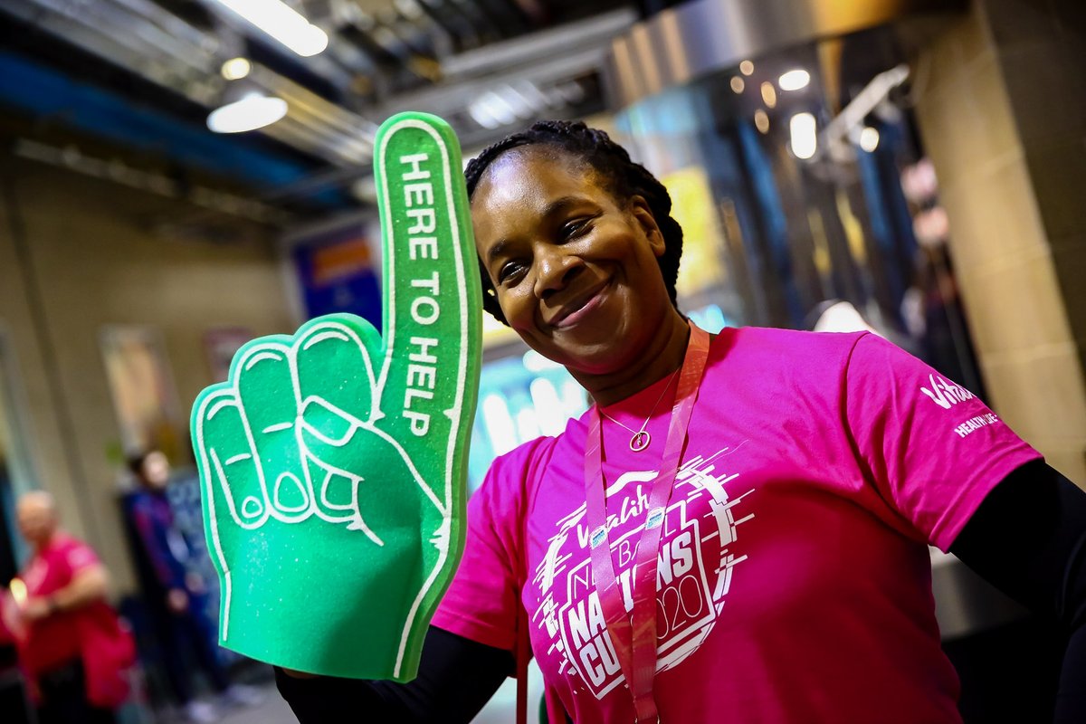 EnglandNetball's tweet image. 🗓️ Today is the start of #VolunteersWeek2020! 

An estimated 2⃣6⃣,0⃣0⃣0⃣ volunteers make netball happen in this country from coaching and officiating to leading counties and regions, supporting events, plus much more.

👉 englandnetball.co.uk/volunteers-wee…
