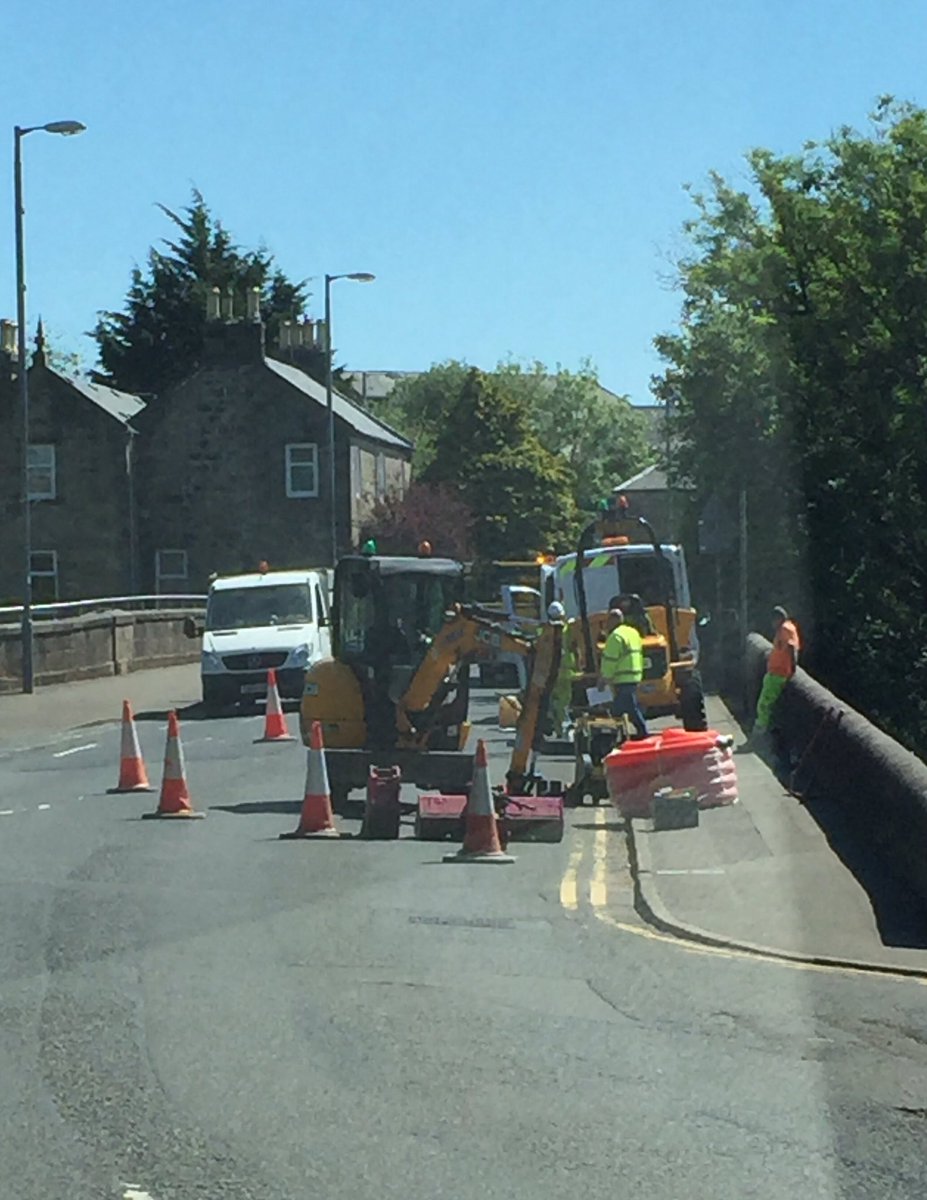 Bit ironic that <a href="/EastAyrshire/">East Ayrshire</a> Council are improving pedestrian access, yet there are no facilities for pedestrians evident at the site on Auchinleck Road, Cumnock 🤦🏻‍♂️