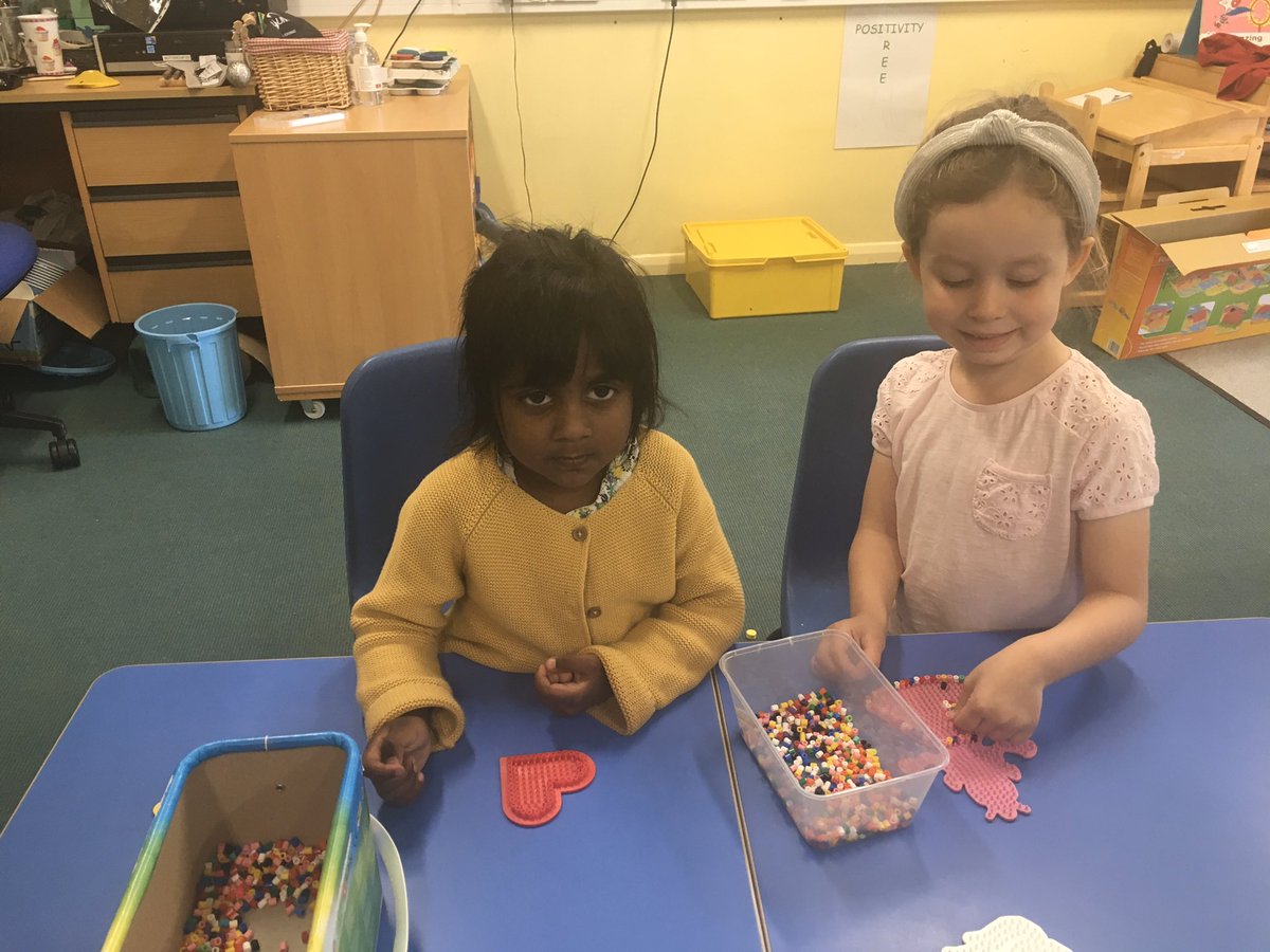 YMS_Reception's tweet image. Enjoying time with friends