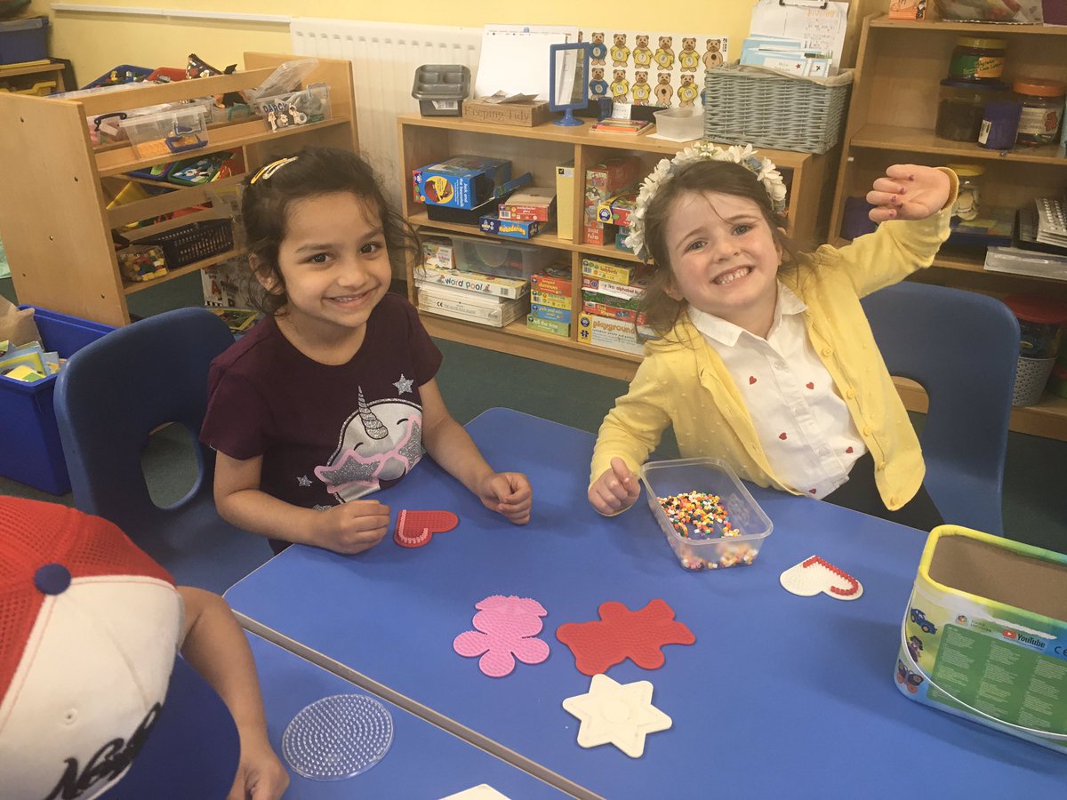 YMS_Reception's tweet image. Enjoying time with friends