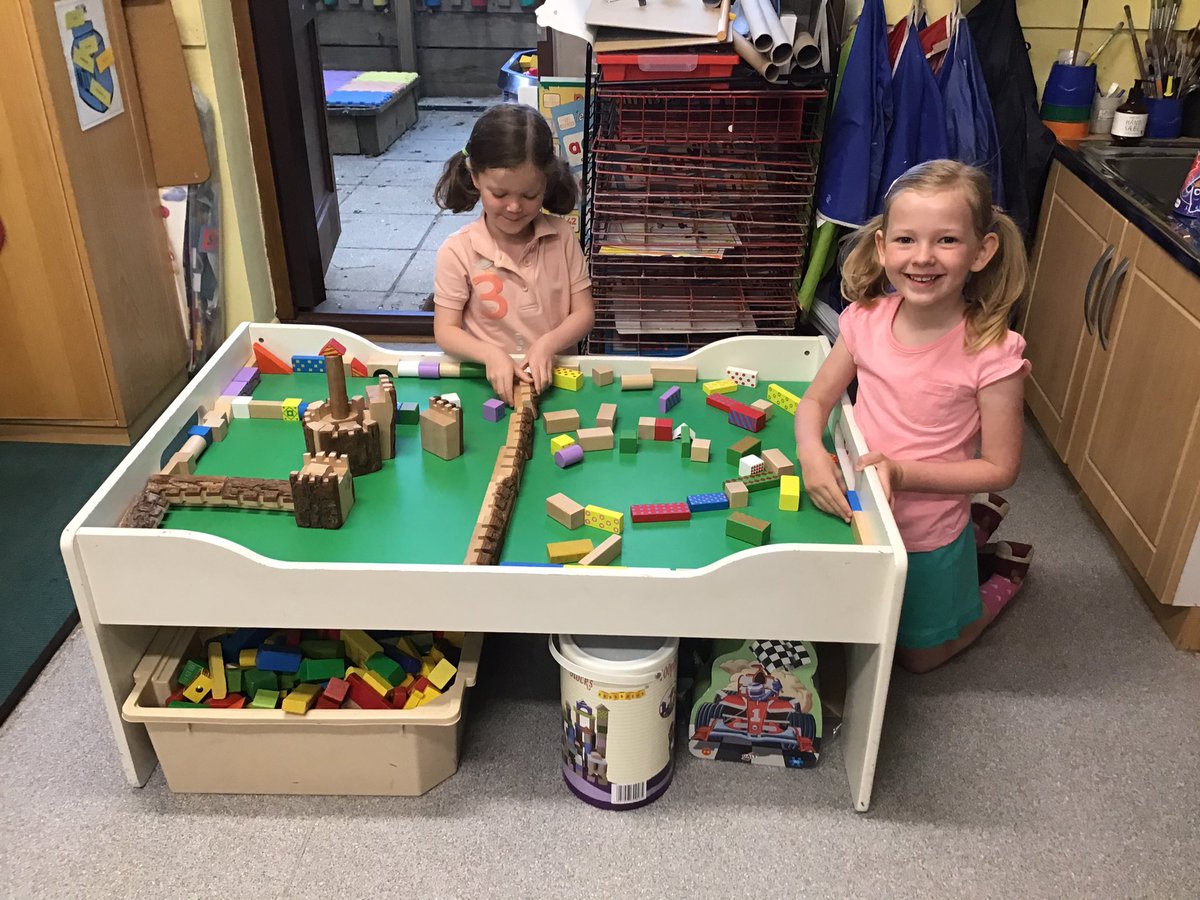 YMS_Reception's tweet image. Fun at school