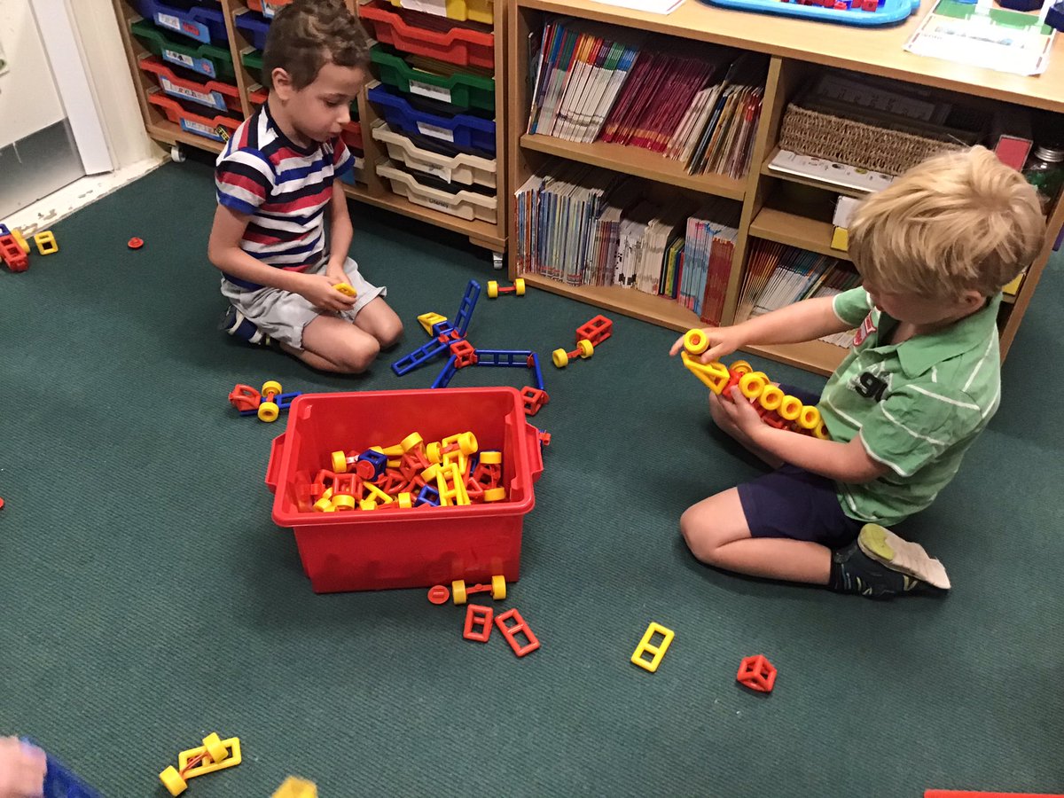 YMS_Reception's tweet image. Fun at school