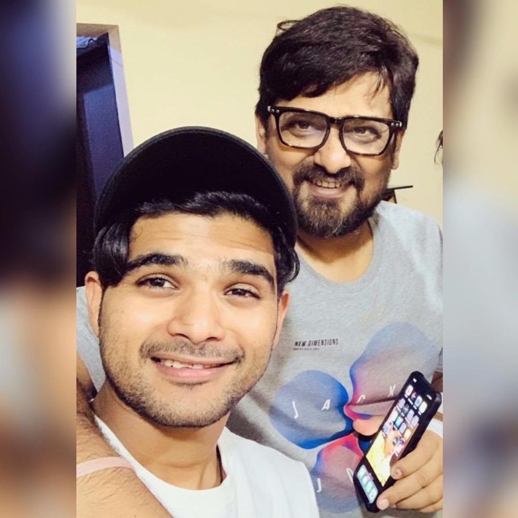 Salmanaliidol's tweet photo. It’s so hard to believe he is no more among us. Gone too soon @Wajid khan_live Sir. 😔 RIP 🙏🏻💐❣️🎼 #condolences #bigbrother #hope #guidance #gonetoosoon #allahblessall #grateful https://t.co/YvGjJZxase