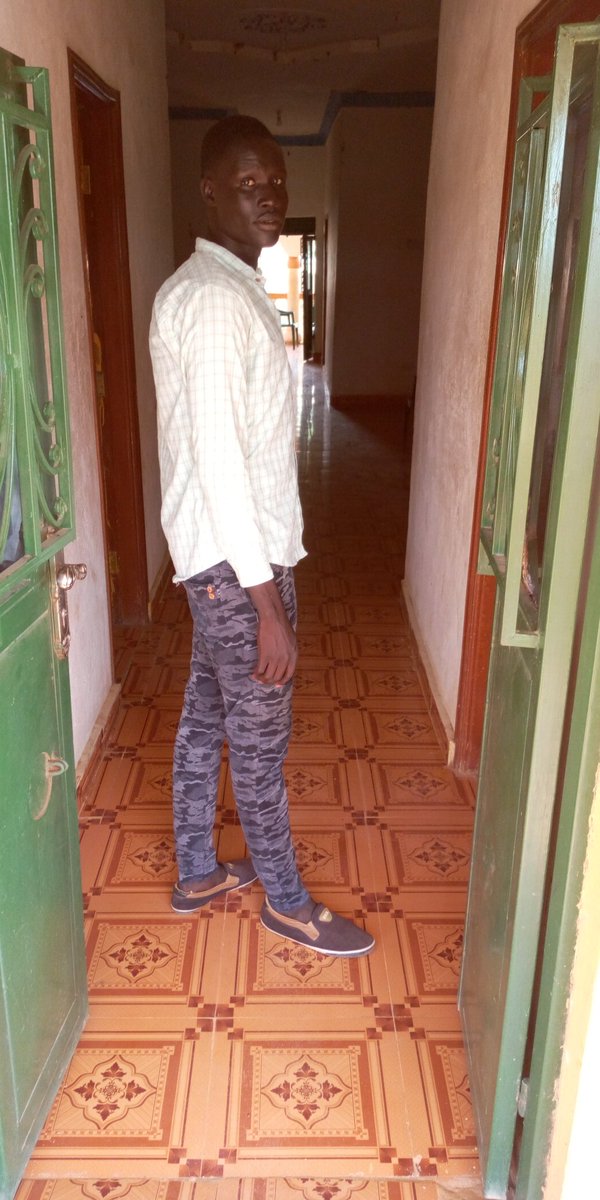 Nollywood movie: 7 vIrgln will embark on a journey to the evil forest to get vacine for c0v1d 19, so VIrgIn say hi, no time biko.

Can you quit school for 10 billion naira Remember that education is the key. Please answer in Comment section.