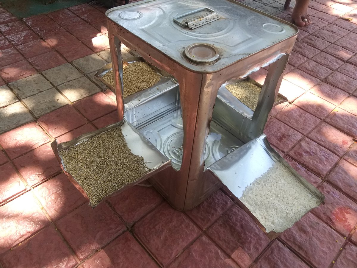 MaheshAsabe2's tweet photo. Humans are busy in saving his own life but what about birds? Plz think on it #bird_feeder #helping_bird #Stayhomestaysafe https://t.co/wN6nvSghXZ