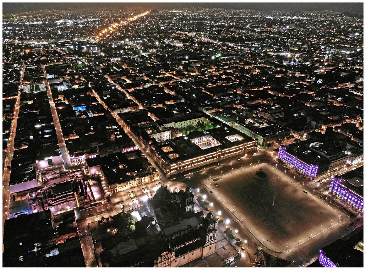 DAGUILARFOTO's tweet photo. La Ciudad de México en su última noche de la antigua normalidad, domingo 31 de mayo 2020. ¿A cuántas personas que conocimos antes de la pandemia nunca más volveremos a ver?. #NUNCA #covid_19mexico #Covid_19mx #COVID19 #NuevaNormalidad #LIVE #Mexico  #NuevaNormalidadCDMX 🇲🇽PIX📷DA https://t.co/R7Cmhaz4A2