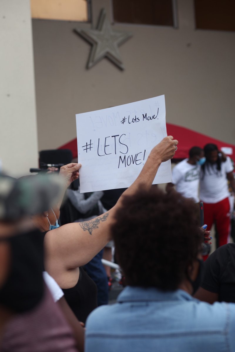cutiegalang's tweet photo. The “Let’s Move“ protest tonight was a huge success ‼️‼️I’m so proud of my city man, we really came together and SHOWED out! Nothing but peace and powerful messages once again🙏🏽 https://t.co/SorBlfEqt6