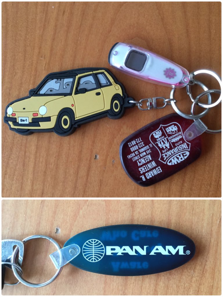 雑貨奥様 ふと 皆 家鍵にどんなキーホルダー付けているのかしらって思いました ちなみに私は家の鍵に 日産 の Beー1 のラバーキーホルダー ママチャリに パンナム が付いています 鍵のキーホルダー何ですか T Co Wocacwmd1n Twitter