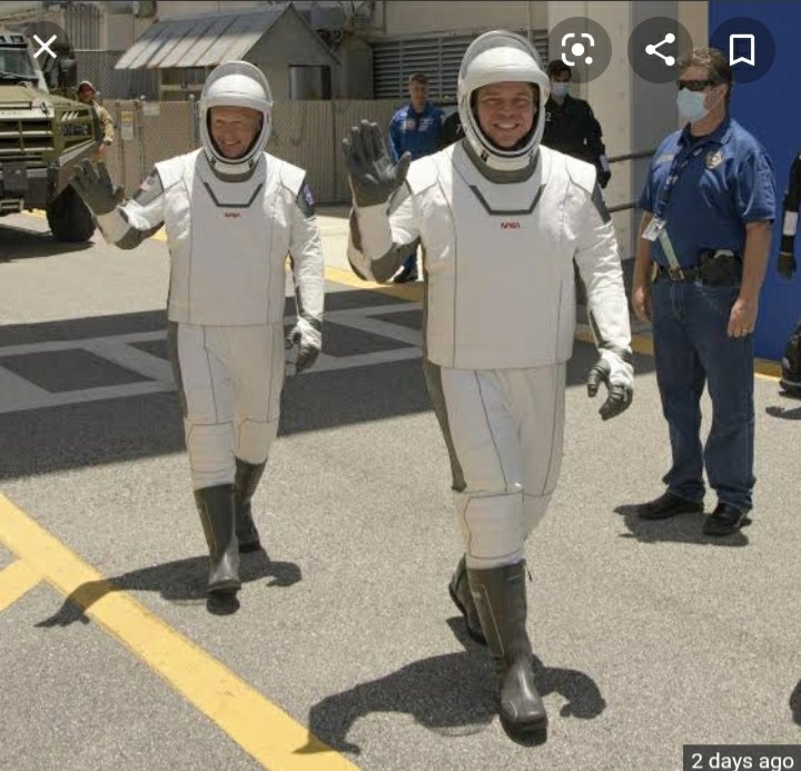 @dankerbydrummer The latest SpaceX suits look like they were bought from Kmart... Not sure if that helps tho :-/ haha