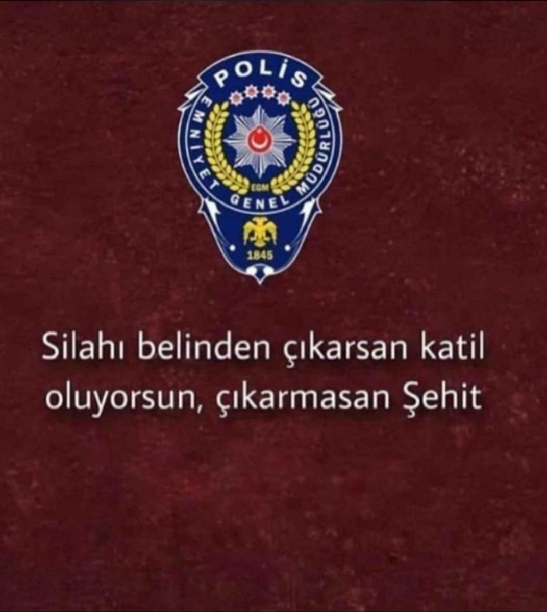 Silahı belinden çıkarsan katil oluyorsun, çıkarmazsan şehit..
#pazartesi #1haziran #PolisiminYanindayim #polisimizinyanındayız