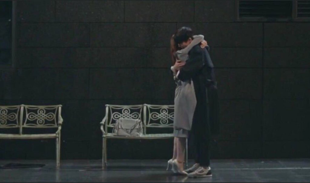 وأنت معي كل شيء هيّن حتى تعبي.💔