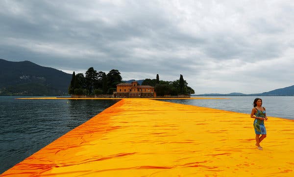 cromacultura's tweet photo. Fallece el artista búlgaro Christo Vladimirov Javacheff quien, junto a Jeanne-Claude, realizaba instalaciones artísticas que envolvían estructuras creadas por el ser humano y por la naturaleza: https://t.co/2DRqOc4HG9
#landart #nature #contemporaryart #BuenosDías https://t.co/Ast8D5Nk2r