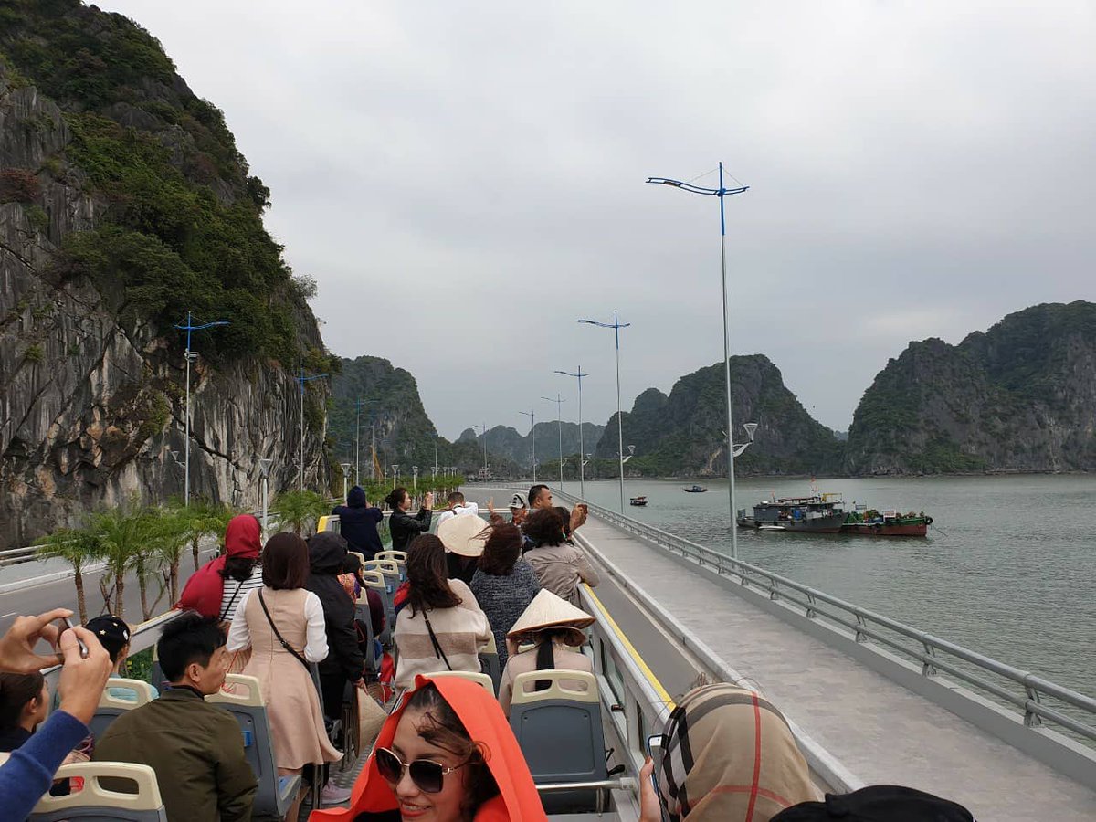 lienbang's tweet photo. VỊNH HẠ LONG - Kỳ quan thiên nhiên thế giới! Bạn t���ng đến đây? 

#DuLịchLienBang 
#DuLịchHạLong
#VịnhHạLong https://t.co/wXQCQRApw6