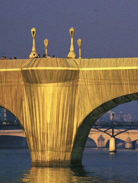 fadouce's tweet photo. Au-delà de son œuvre majestueuse, il a touché notre imaginaire. L’aventure de notre vie. 

Merci, Christo 1935 -2020 https://t.co/5rusCi5L8b